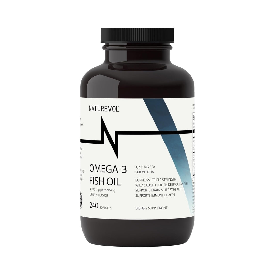 Frasco de aceite de pescado Omega-3 Naturevol de 240 cápsulas blandas, triple fuerza con 1200 mg EPA y 900 mg DHA, sabor limón para salud cardiovascular.