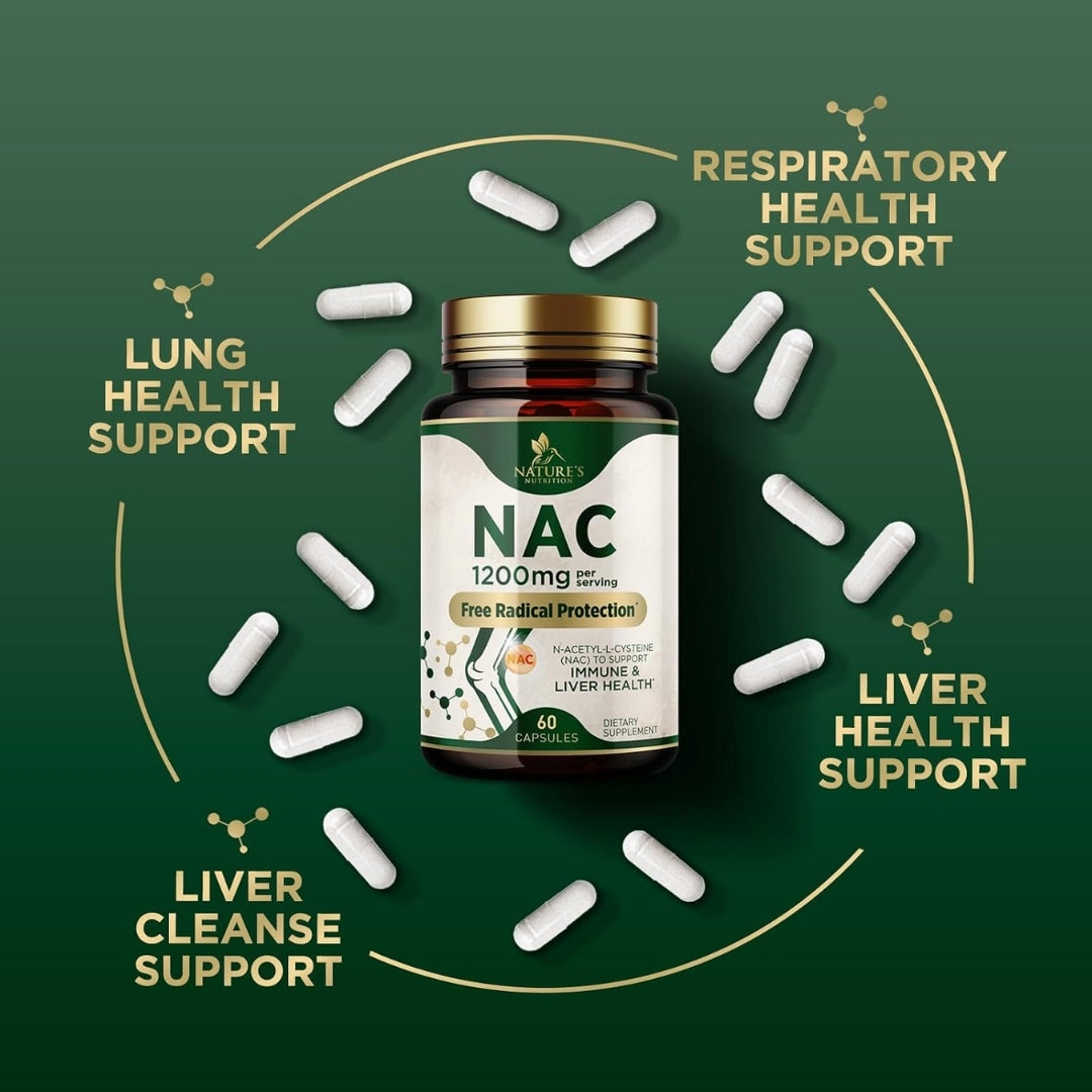 Imagen publicitaria con un fondo verde oscuro que muestra el frasco de NAC de Nature's Nutrition rodeado de cápsulas blancas flotantes. A los lados, un gráfico circular conecta los beneficios principales: soporte para la salud pulmonar, respiratoria, hepática y limpieza del hígado.